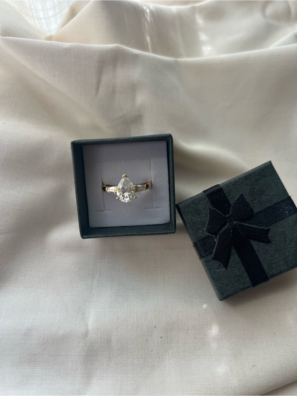 Gold Pear-Cut diamond engagement ring